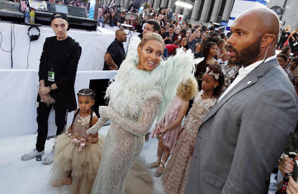 Beyonce arrives with her daughter Blue Ivy. REUTERS/Lucas Jackson