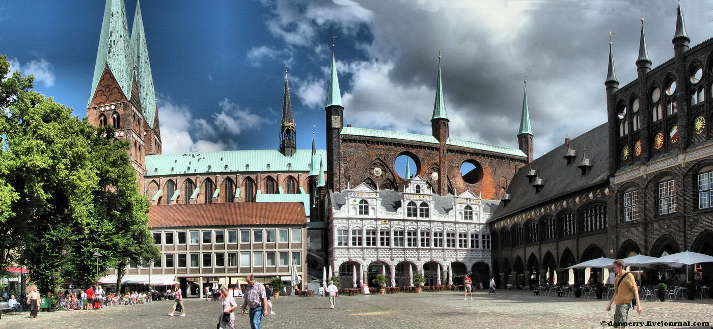 lubeck-cityhall-panorama4