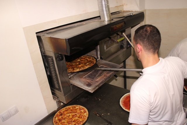 Proper Pizza otvoranje (7) Proper Pizza otvoranje (7)