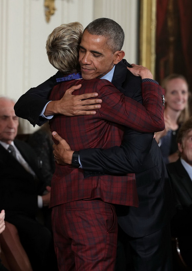 site-ne-rasplaka-elen-dedzeneris-so-solzi-dobi-pocesen-medal-od-barak-obama-3 site-ne-rasplaka-elen-dedzeneris-so-solzi-dobi-pocesen-medal-od-barak-obama-3